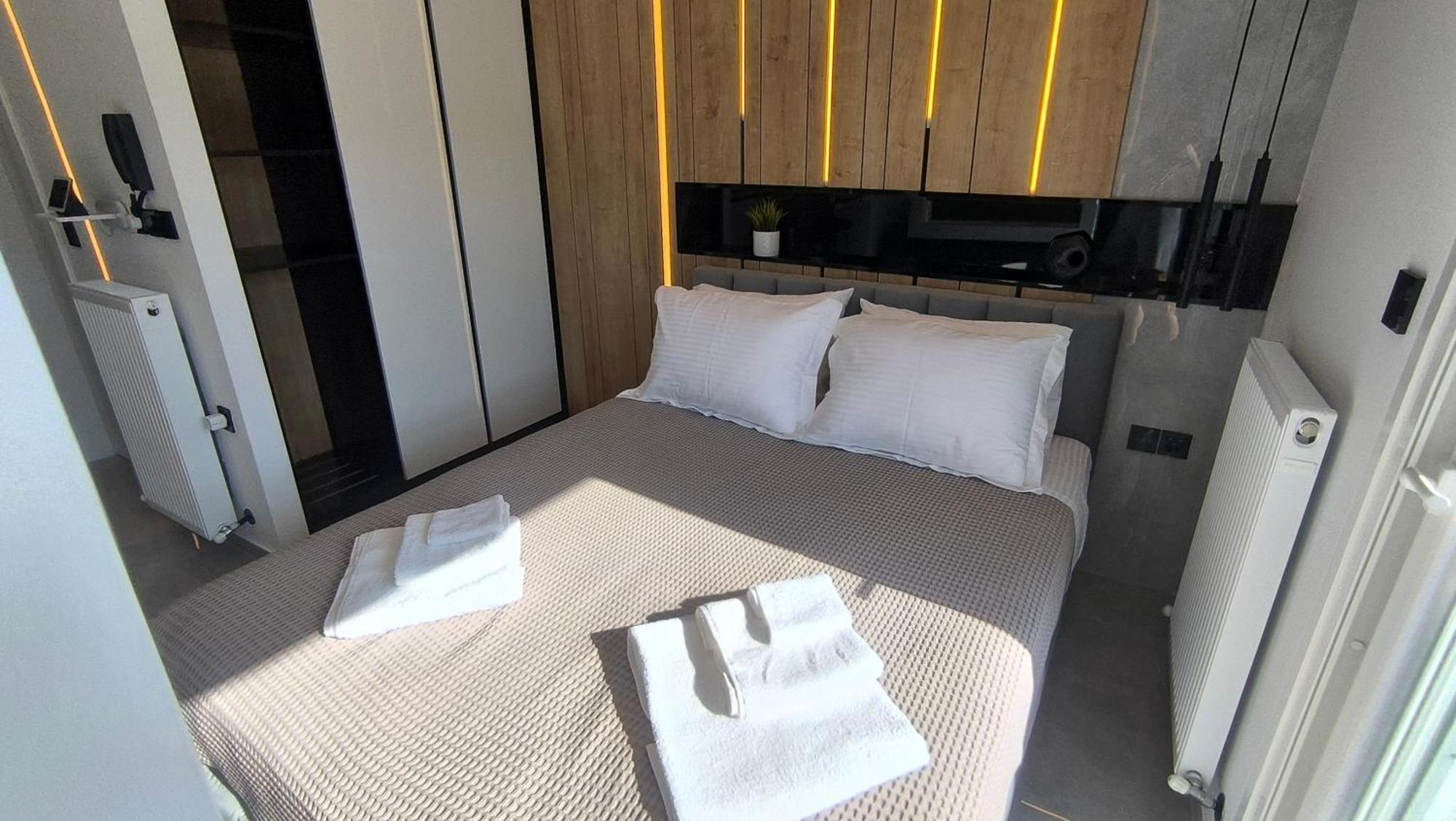 Absolute Suites, Sky View Smart * Larissa